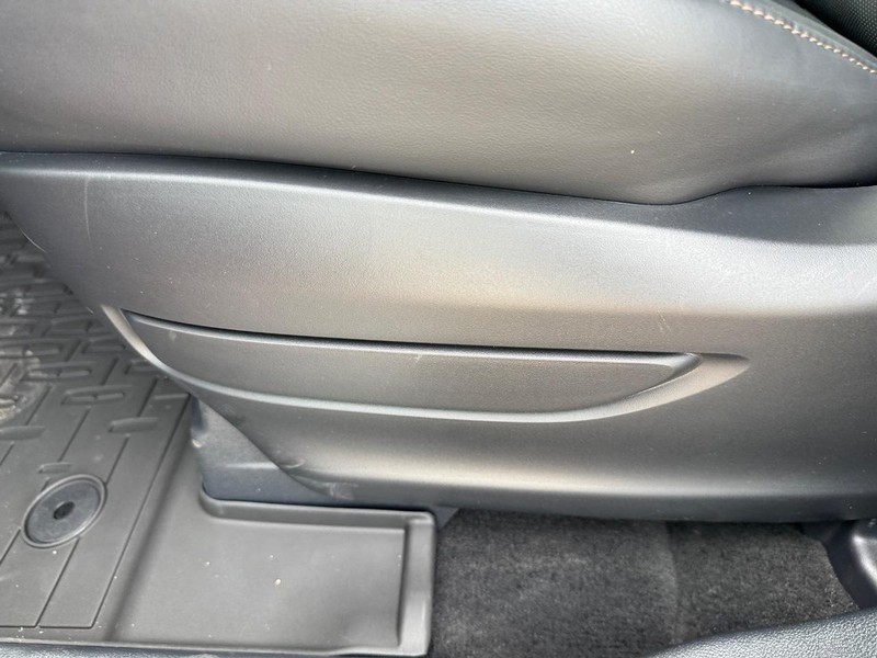 Lincoln Aviator Vehicle Full-screen Gallery Image 19