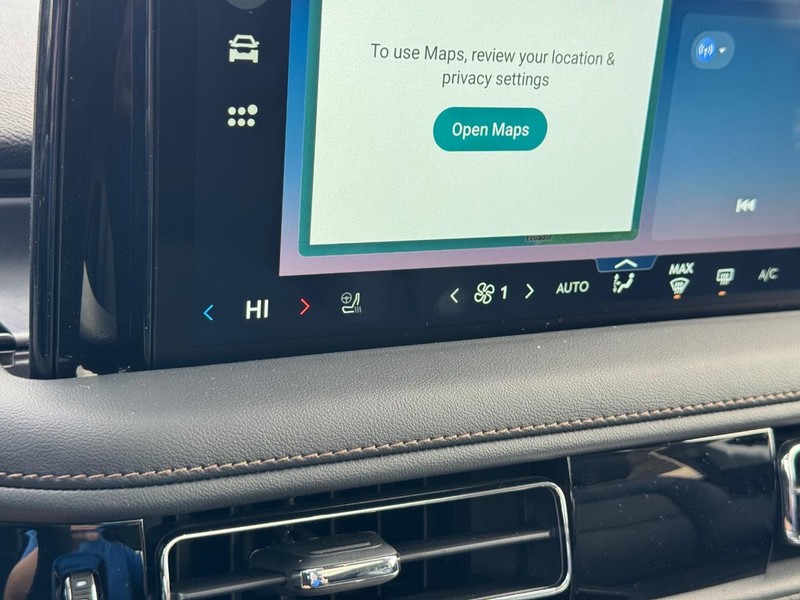 Lincoln Aviator Vehicle Full-screen Gallery Image 25