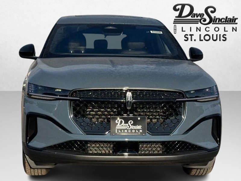 Lincoln Nautilus Vehicle Full-screen Gallery Image 02