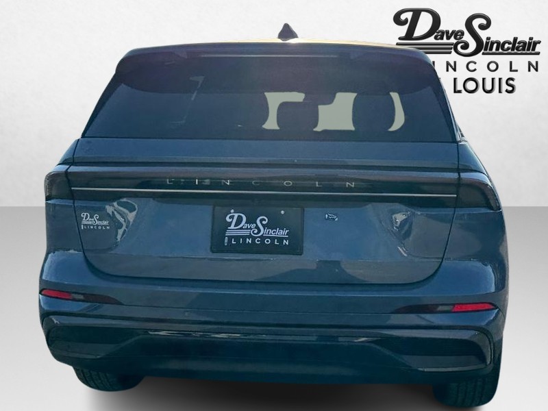 Lincoln Nautilus Vehicle Full-screen Gallery Image 06