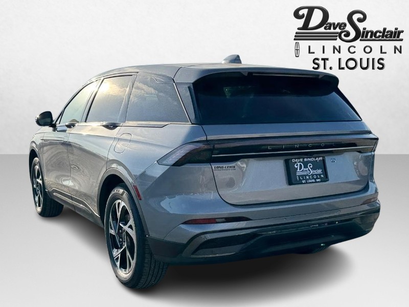 Lincoln Nautilus Vehicle Full-screen Gallery Image 07