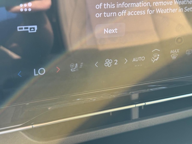 Lincoln Nautilus Vehicle Full-screen Gallery Image 23