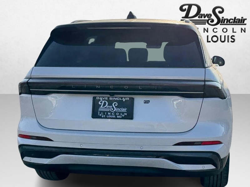 Lincoln Nautilus Vehicle Full-screen Gallery Image 06