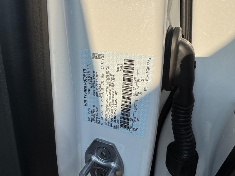 Lincoln Nautilus Vehicle Full-screen Gallery Image 25