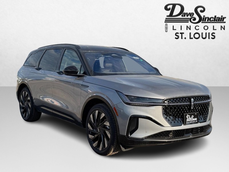 Lincoln Nautilus Vehicle Full-screen Gallery Image 03