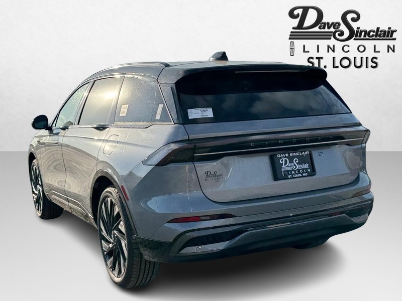 Lincoln Nautilus Vehicle Full-screen Gallery Image 07