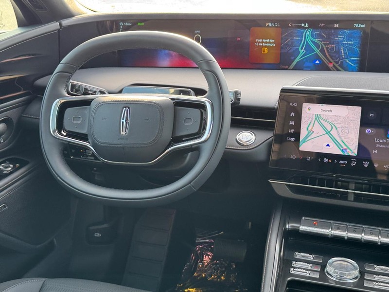 Lincoln Nautilus Vehicle Full-screen Gallery Image 14