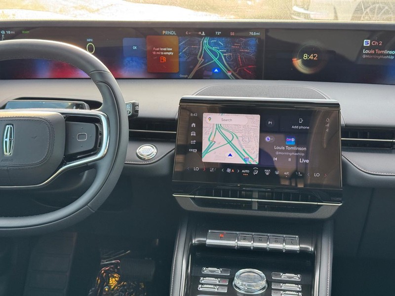 Lincoln Nautilus Vehicle Full-screen Gallery Image 15