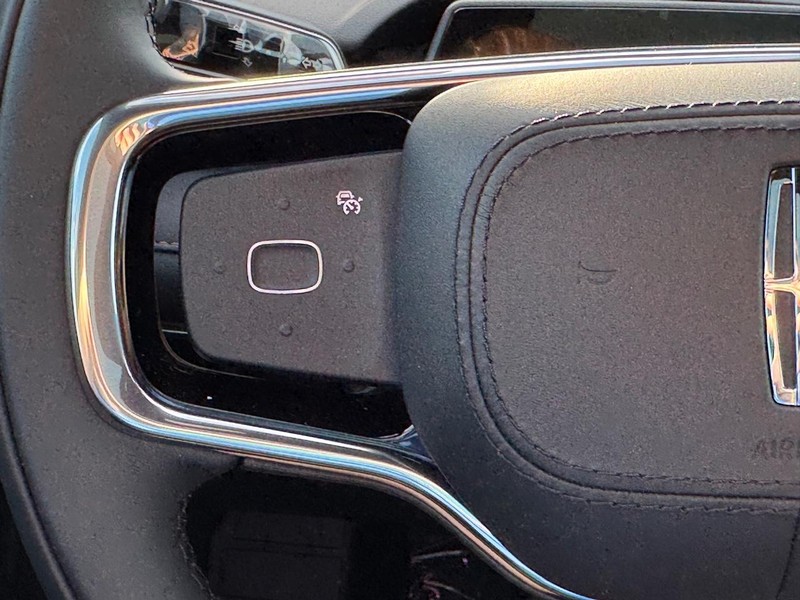 Lincoln Nautilus Vehicle Full-screen Gallery Image 21