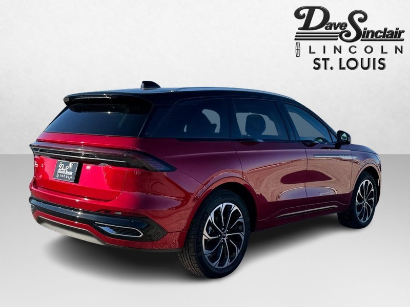 Lincoln Nautilus Vehicle Full-screen Gallery Image 05