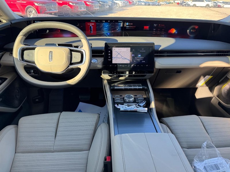 Lincoln Nautilus Vehicle Full-screen Gallery Image 13