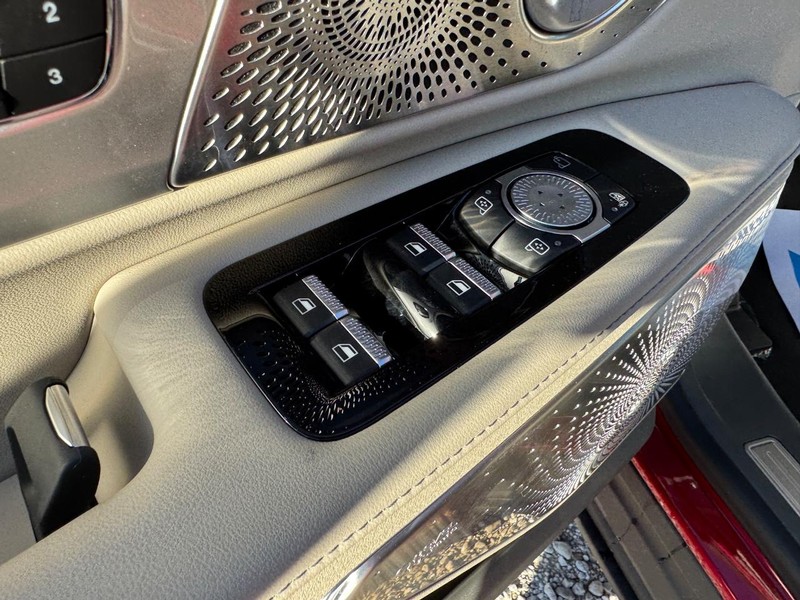 Lincoln Nautilus Vehicle Full-screen Gallery Image 18