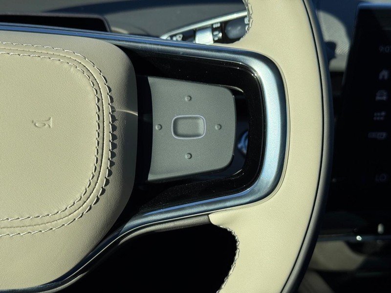 Lincoln Nautilus Vehicle Full-screen Gallery Image 22