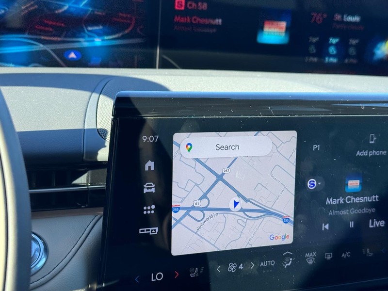 Lincoln Nautilus Vehicle Full-screen Gallery Image 23