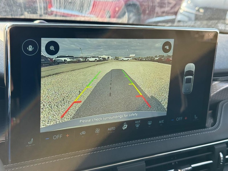 Lincoln Corsair Vehicle Full-screen Gallery Image 26