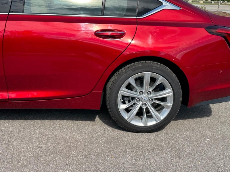 Cadillac CT5 Vehicle Full-screen Gallery Image 10