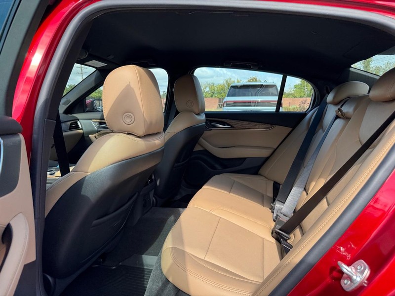 Cadillac CT5 Vehicle Full-screen Gallery Image 11