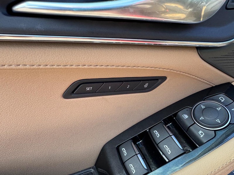 Cadillac CT5 Vehicle Full-screen Gallery Image 17