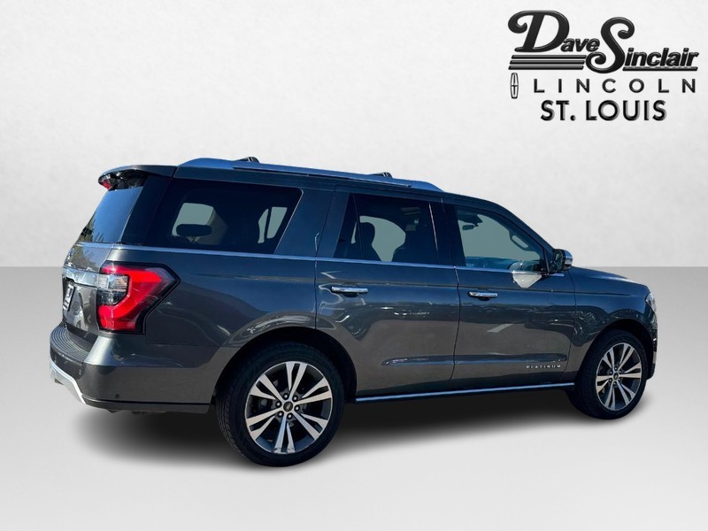 Ford Expedition Vehicle Full-screen Gallery Image 05