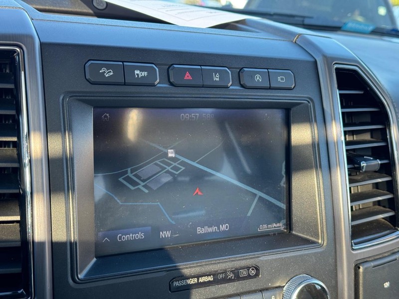 Ford Expedition Vehicle Full-screen Gallery Image 24