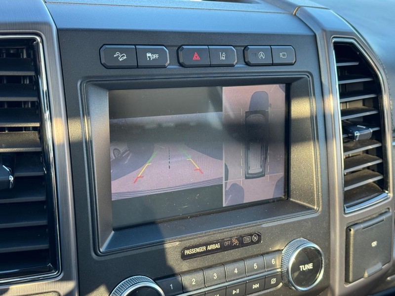 Ford Expedition Vehicle Full-screen Gallery Image 26