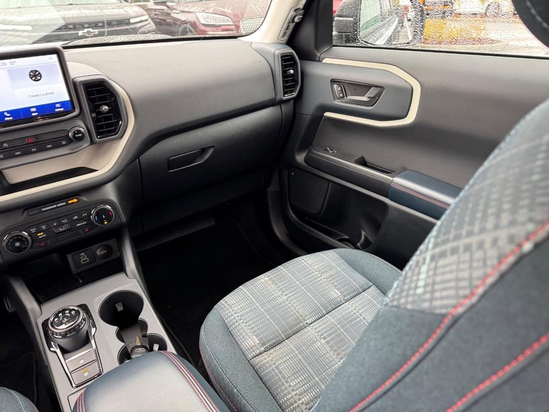 Ford Bronco Sport Vehicle Full-screen Gallery Image 14