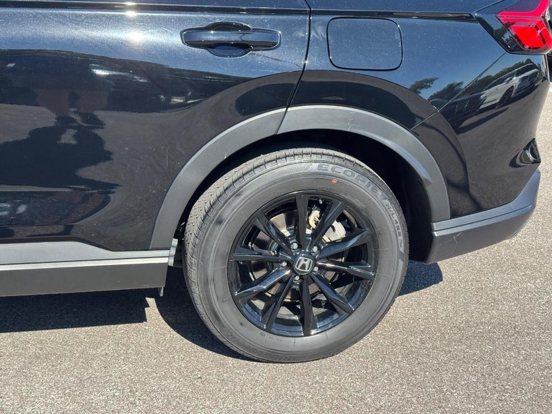 Honda CR-V Hybrid Vehicle Full-screen Gallery Image 10