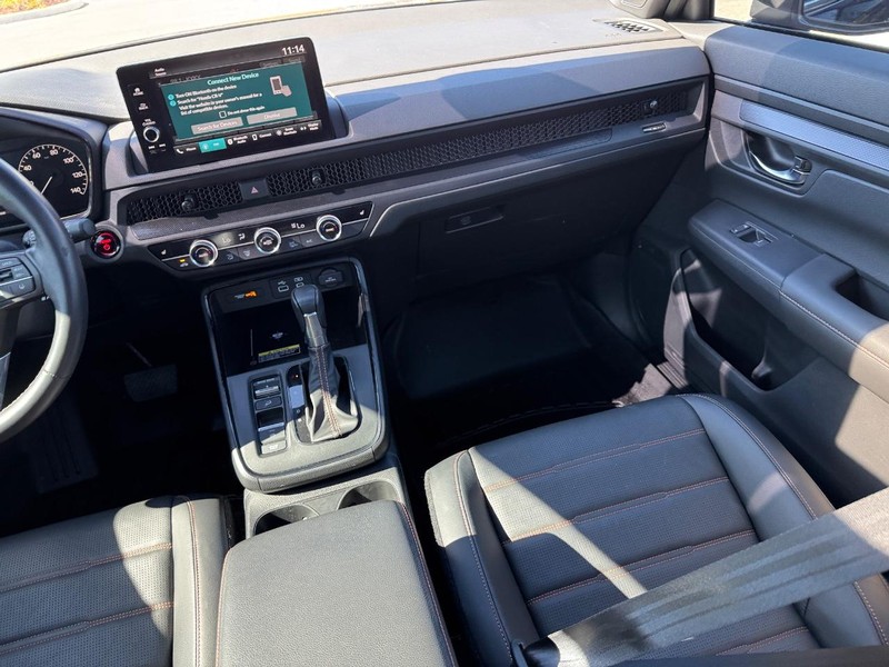 Honda CR-V Hybrid Vehicle Full-screen Gallery Image 16