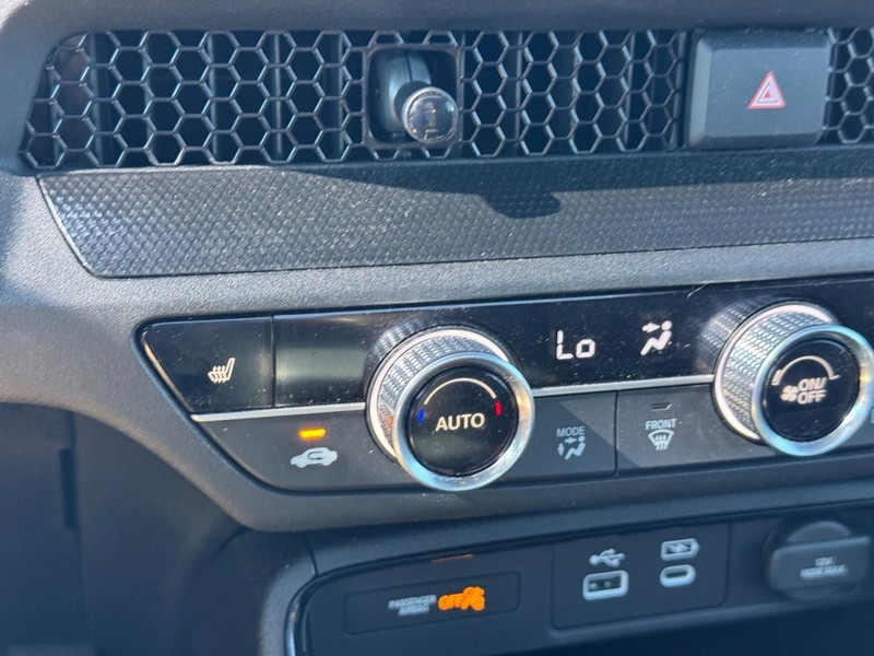 Honda CR-V Hybrid Vehicle Full-screen Gallery Image 22