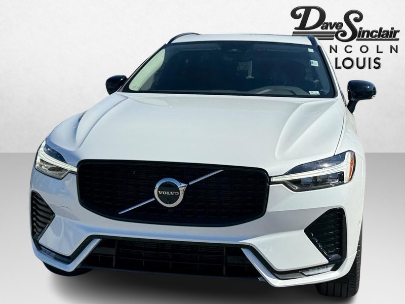 Volvo XC60 Vehicle Full-screen Gallery Image 02