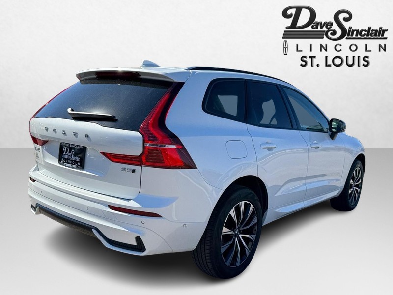 Volvo XC60 Vehicle Full-screen Gallery Image 05