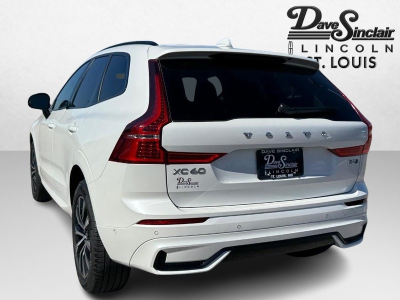 Volvo XC60 Vehicle Full-screen Gallery Image 07