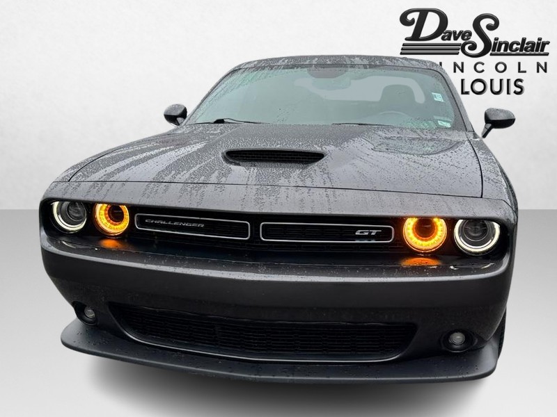 Dodge Challenger Vehicle Full-screen Gallery Image 02