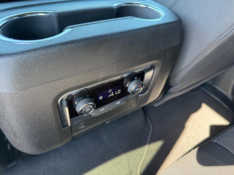 Chevrolet Tahoe Vehicle Full-screen Gallery Image 13