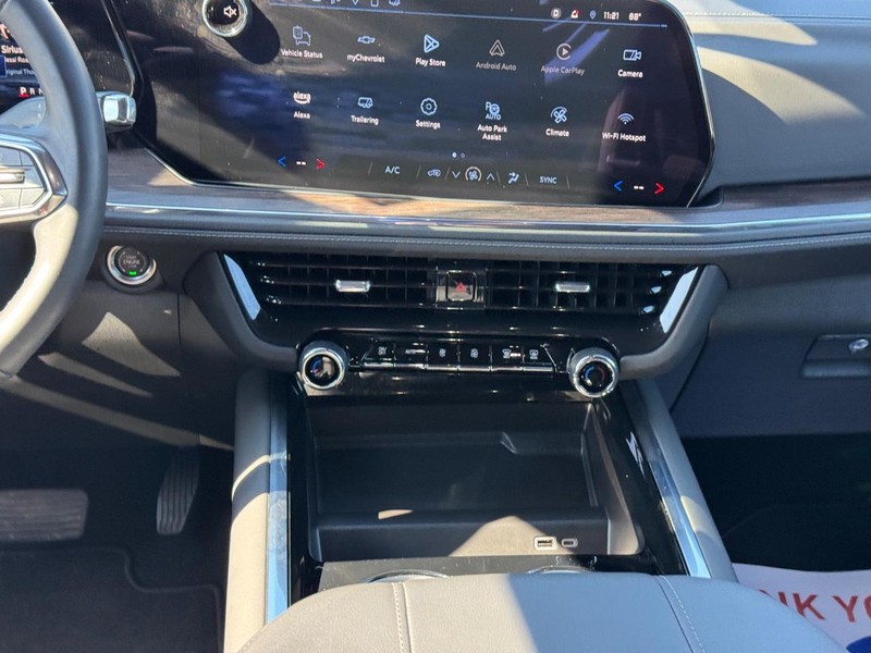 Chevrolet Tahoe Vehicle Full-screen Gallery Image 17