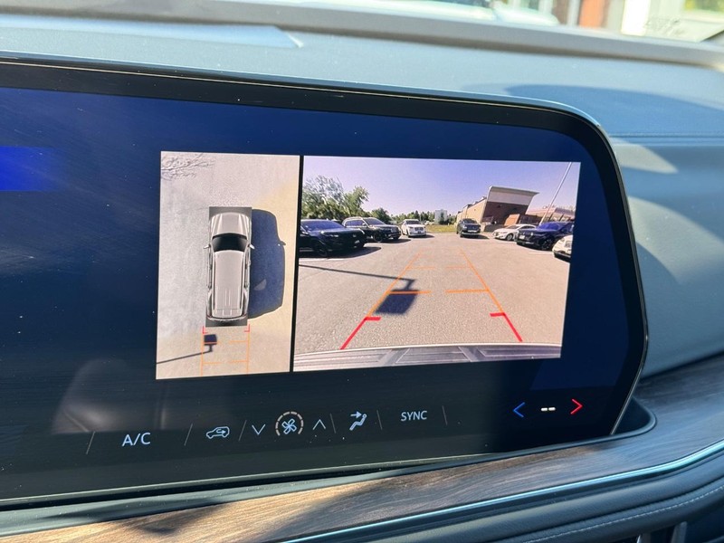 Chevrolet Tahoe Vehicle Full-screen Gallery Image 23