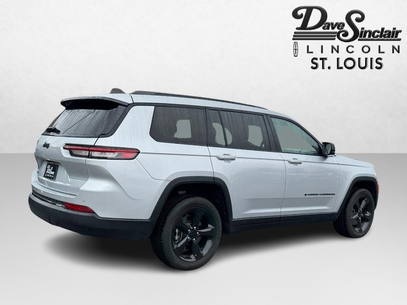 Jeep Grand Cherokee L Vehicle Full-screen Gallery Image 05