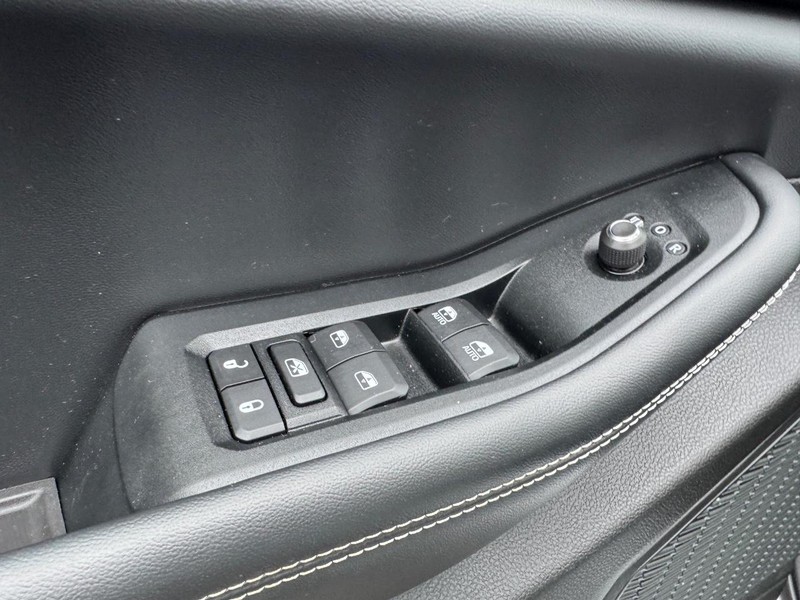 Jeep Grand Cherokee L Vehicle Full-screen Gallery Image 19