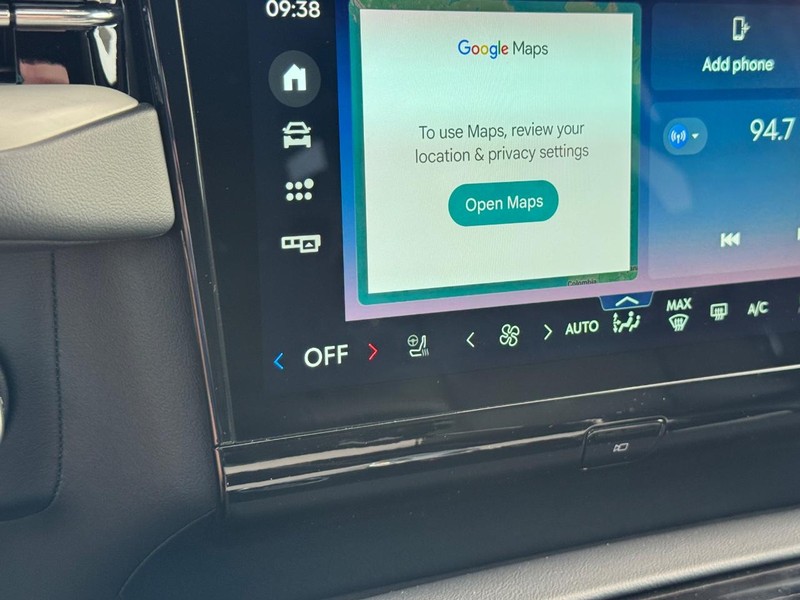 Lincoln Navigator Vehicle Full-screen Gallery Image 25