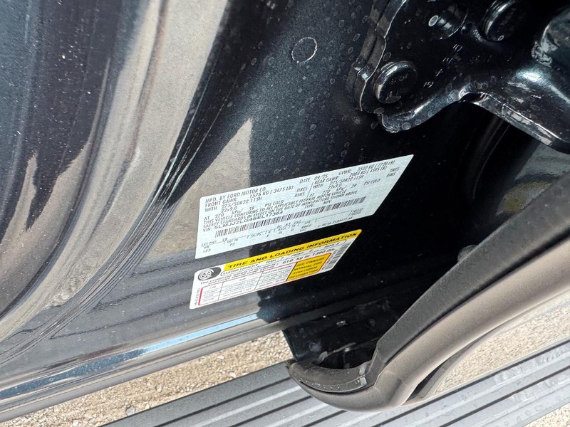 Lincoln Navigator Vehicle Full-screen Gallery Image 27