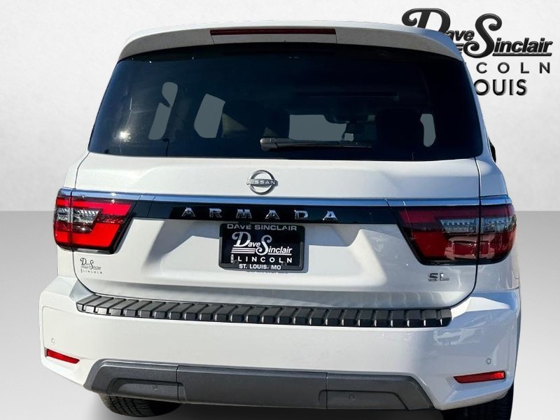 Nissan Armada Vehicle Full-screen Gallery Image 06