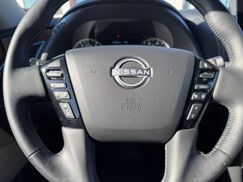 Nissan Armada Vehicle Full-screen Gallery Image 21