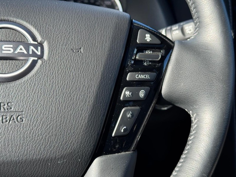 Nissan Armada Vehicle Full-screen Gallery Image 23