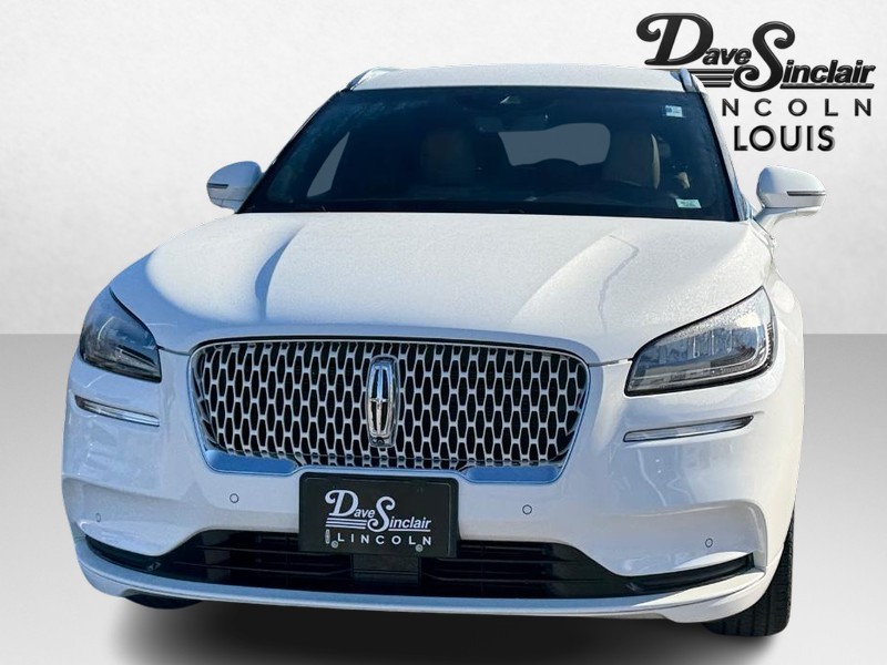 Lincoln Corsair Vehicle Full-screen Gallery Image 02