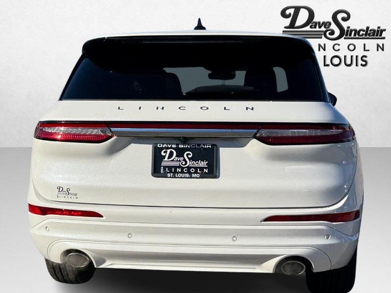 Lincoln Corsair Vehicle Full-screen Gallery Image 06