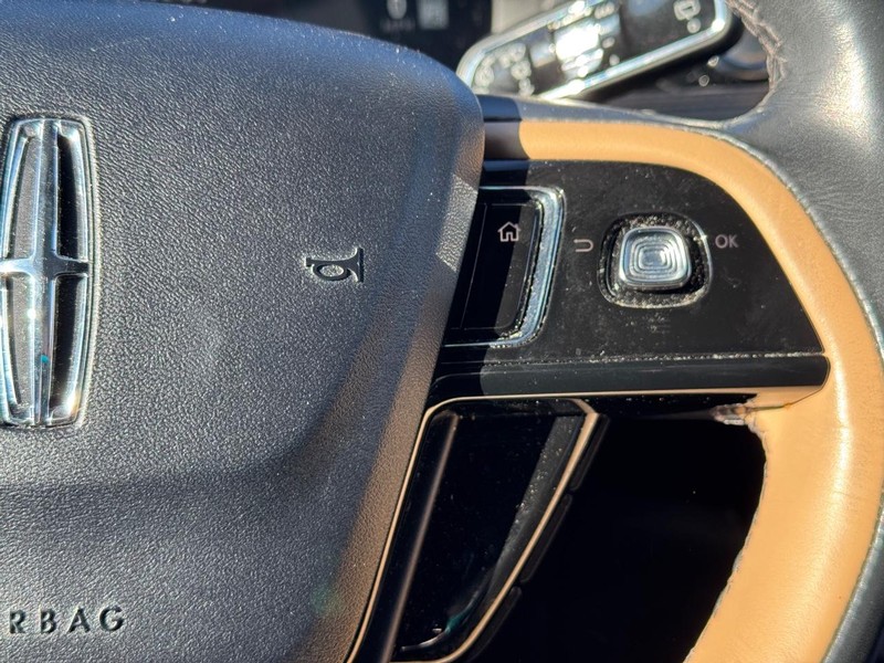 Lincoln Corsair Vehicle Full-screen Gallery Image 19