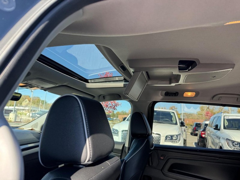 Honda Odyssey Vehicle Full-screen Gallery Image 12