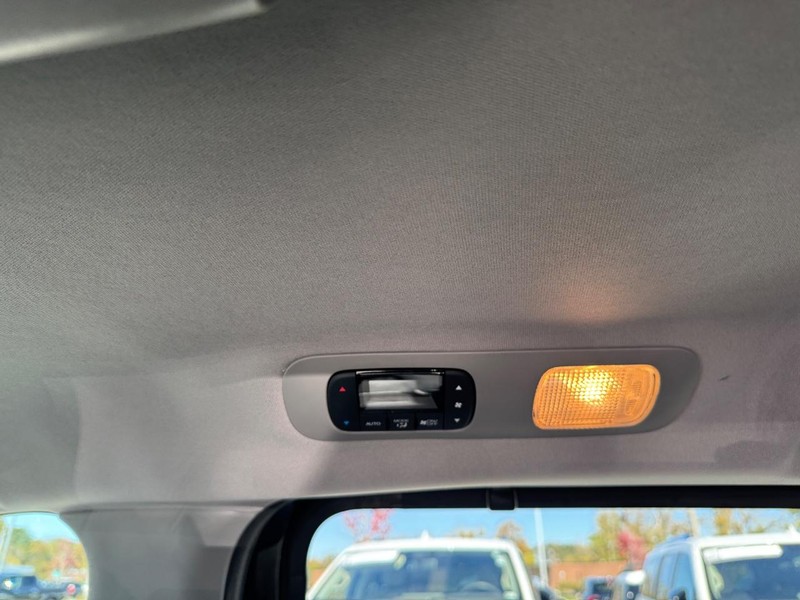 Honda Odyssey Vehicle Full-screen Gallery Image 15