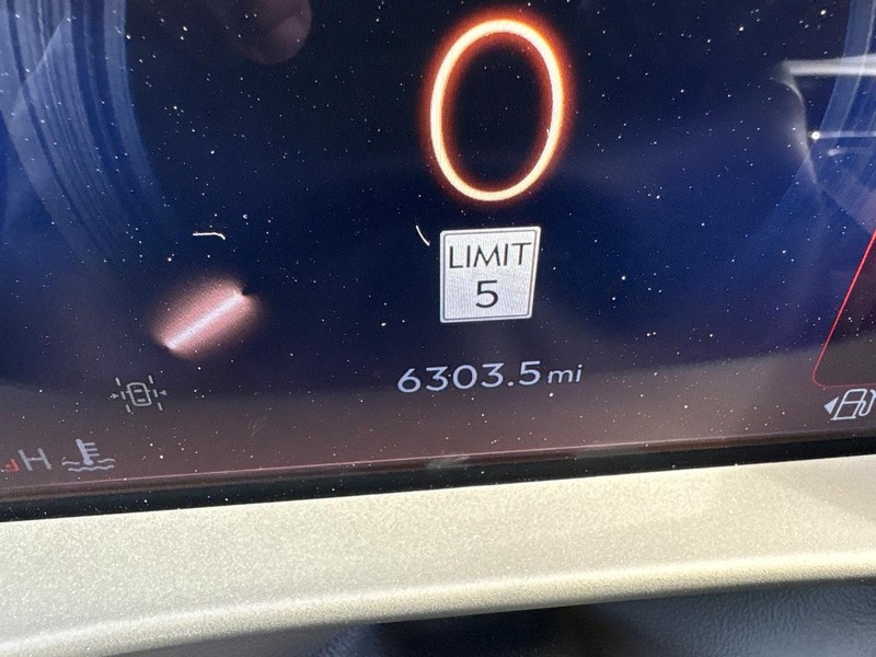 Lincoln Aviator Vehicle Full-screen Gallery Image 07