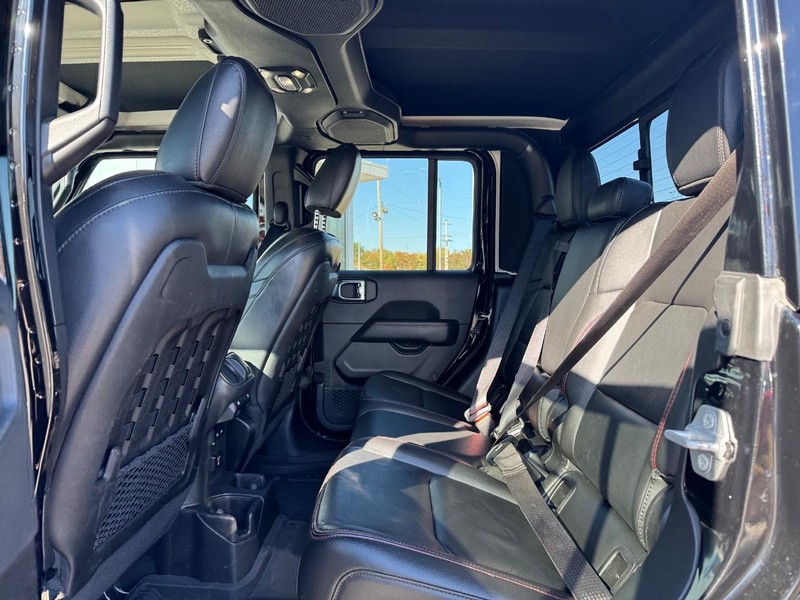 Jeep Gladiator Vehicle Full-screen Gallery Image 11